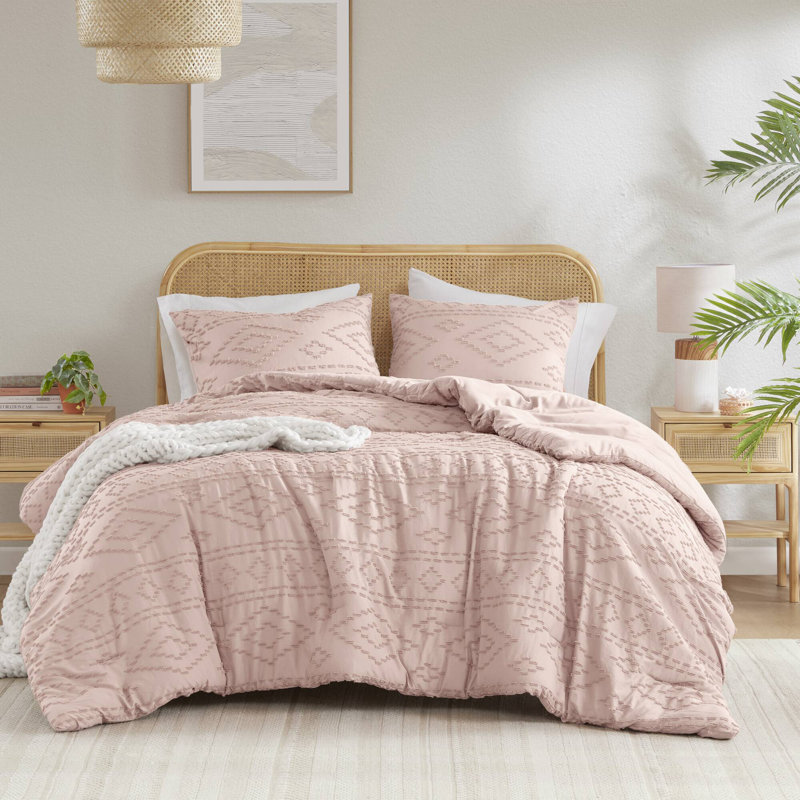 Gigi Pink Clipped Jacquard Tufted 3-Piece King/Cal King Comforter Set, King Comforter + 2 Standard Shams, Pink
