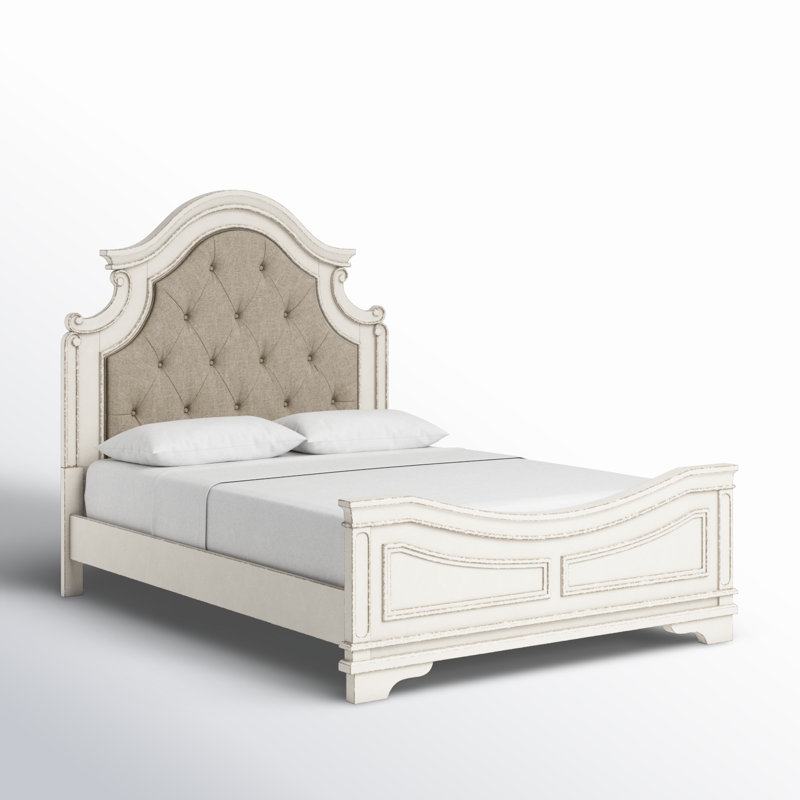 Mohn Upholstered Scalloped Bed, Queen