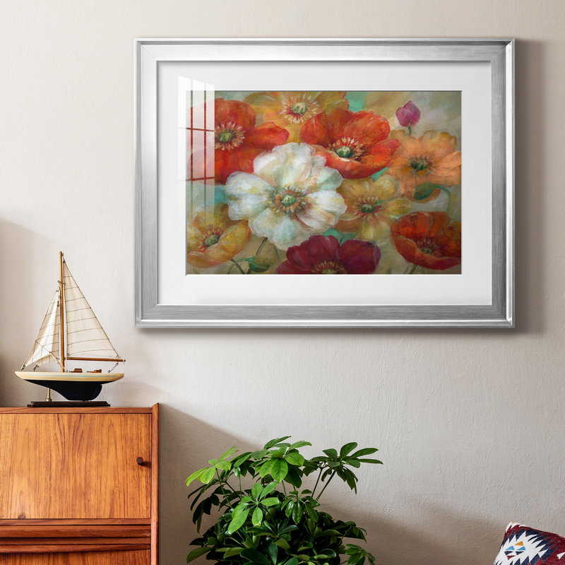 Poppycentric - Peinture encadrée, Cadre argenté, H 22,5 po x l 30,5 po x P 1,5 po