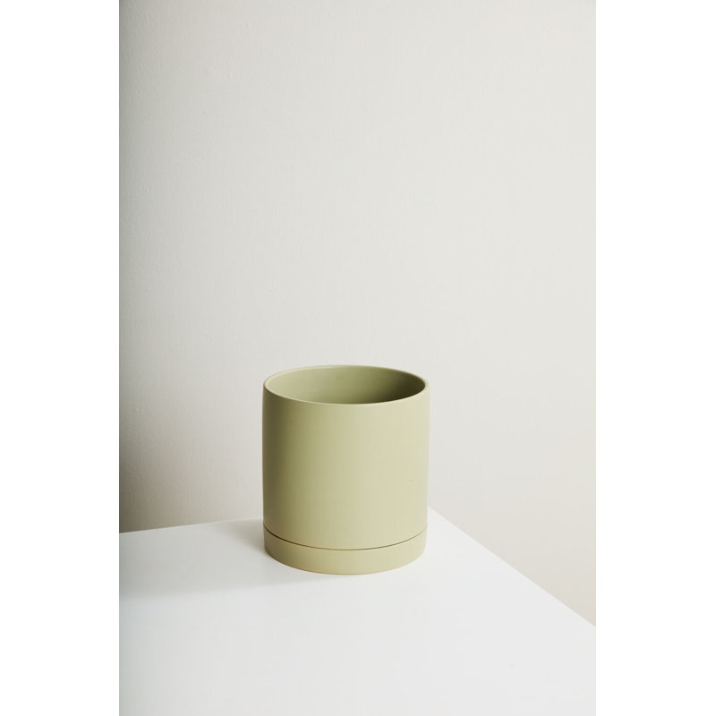 Swerve Neutral Pot with Saucer, Light Gray, 10" H x 10" W x 10" D