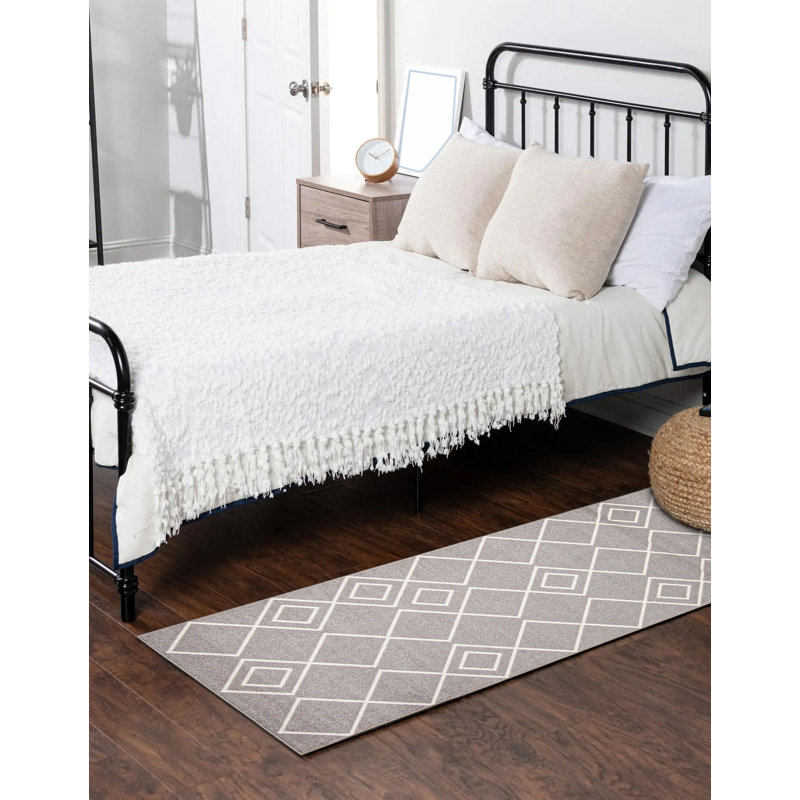 Geometric Indoor Rug, Runner 2'6" x 8'