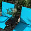 Banc coulissant bleu avec table centrale. Patio en métal pour le porche. Tissu respirant, 528 lb Capacité totale de poids, table basse de jardin à double glissade - Delight, cour, porche, bord de piscine
