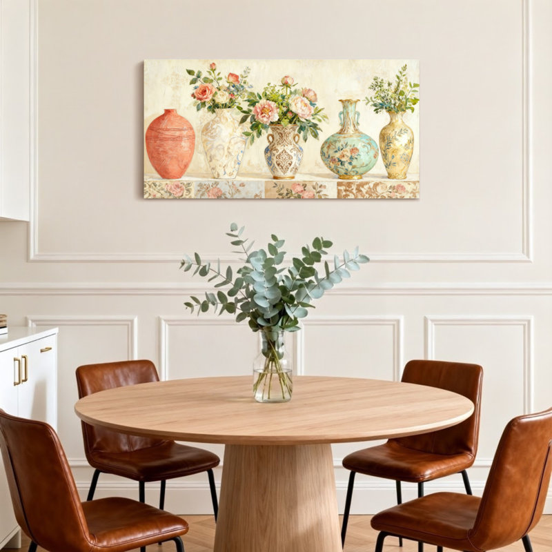 Vases à la mode avec roses et verdure, H 20 po x l 40 po