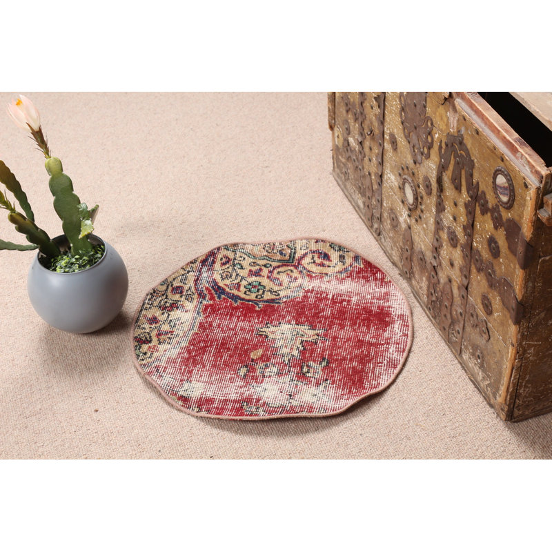 Classic Red Turkish Round Rug Perfect For Enhancing The Beauty Of Your Entry Space