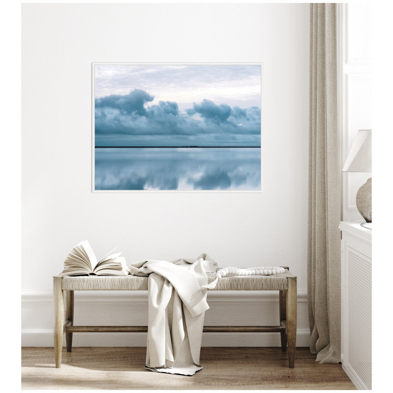 «Minimalist Sky Reflection In Islande» par Michael Schauer, reproduction d'art sur toile encadrée
