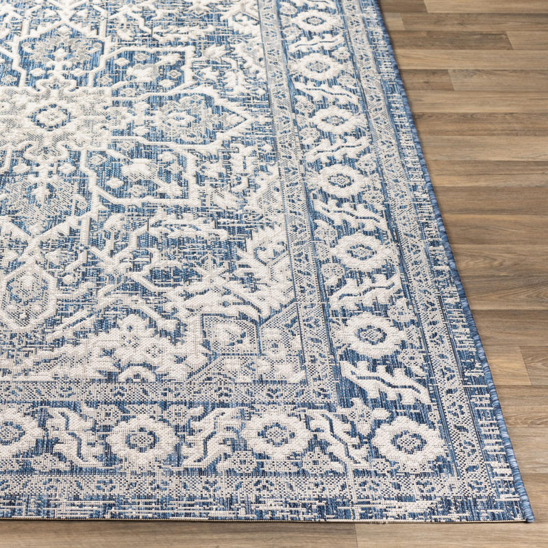 Summey Oriental Indoor / Outdoor Rug, Rectangle 4'3" x 5'11"
