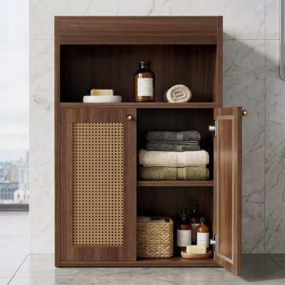 Armoire de rangement autoportante avec 2 portes en rotin, une tablette réglable et un compartiment ouvert pour la salle de bain, le salon et le couloir