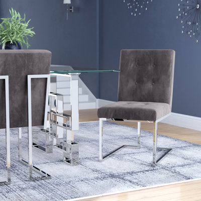 Chaise d'appoint en velours capitonné Chakevia