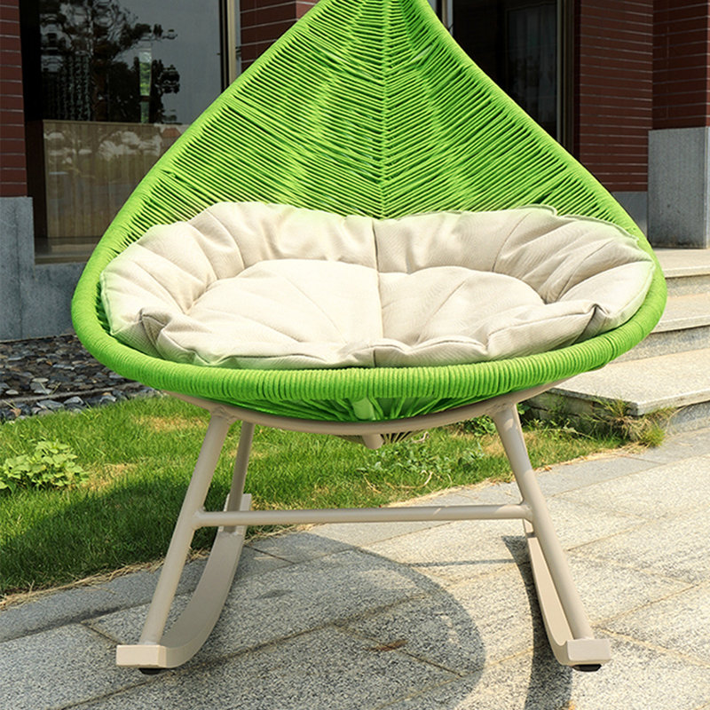 Chaise berçante exquise en corde tissée importée