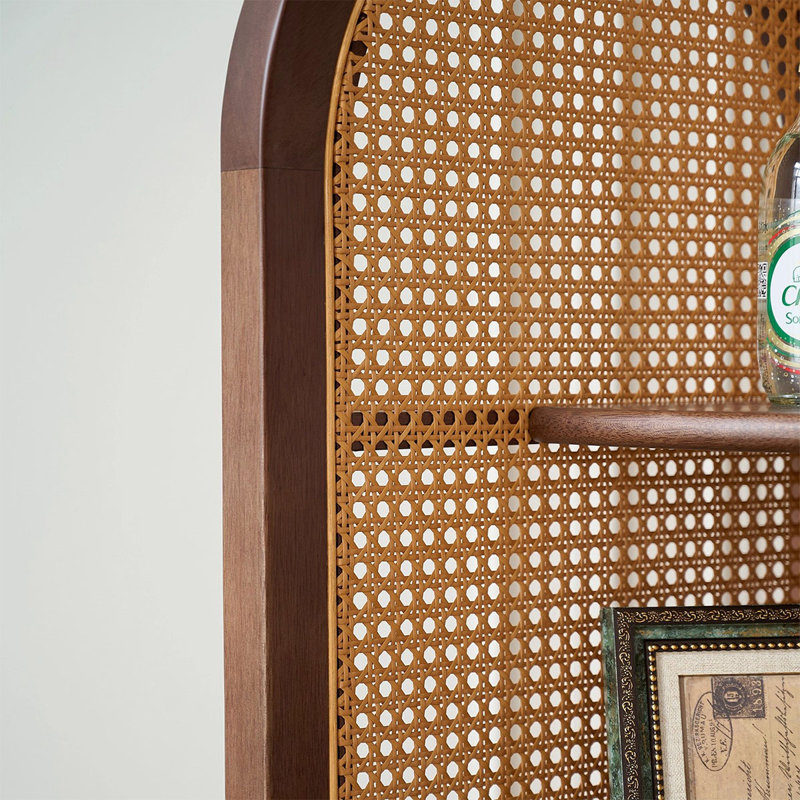 Armoire de coin en bois massif