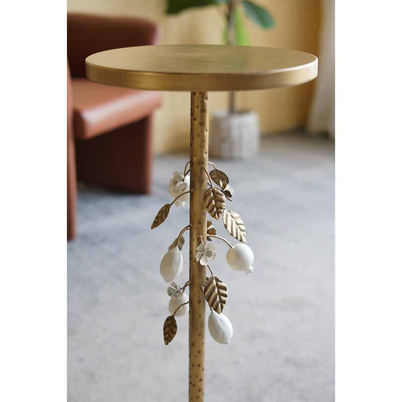 Table d'appoint ronde en fer avec éléments floraux dorés et blancs, base en ciment, idéale pour la table de bout, 11,8 x 11,8 x 28,3 pouces, 7,4 lb, assemblage requis, piédestal ornementé, nécessaire