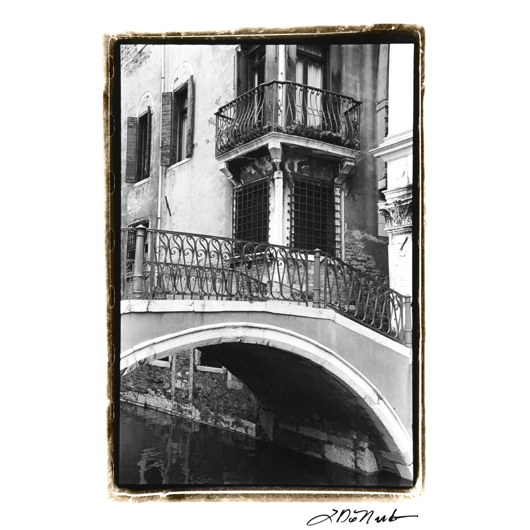 Leinwandbild Venetian Bridge von Laura DeNardo