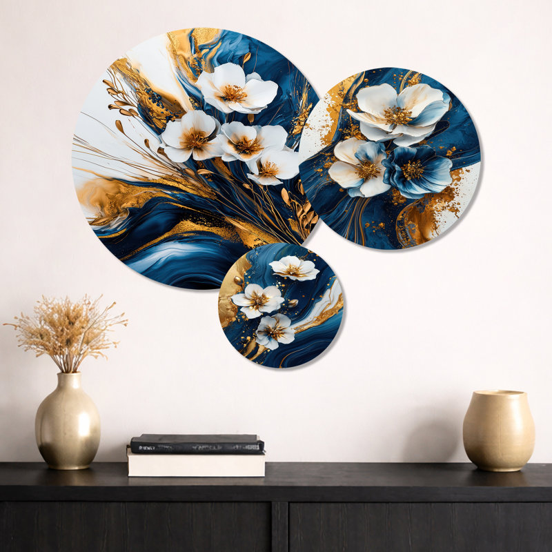 Pétunias dorés sur une rivière turquoise de marbre I - pétunias, art mural en métal 3 pièces