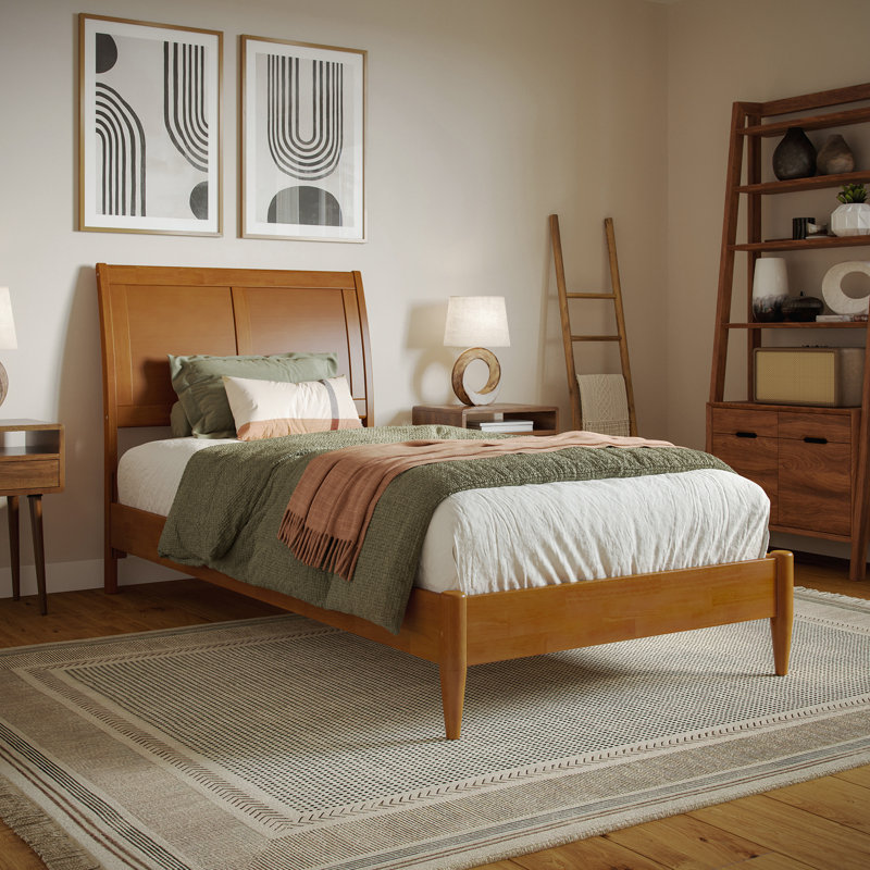 Lit plateforme en bois massif avec pied de lit assorti Ambrey, Caramel clair, Simple TG