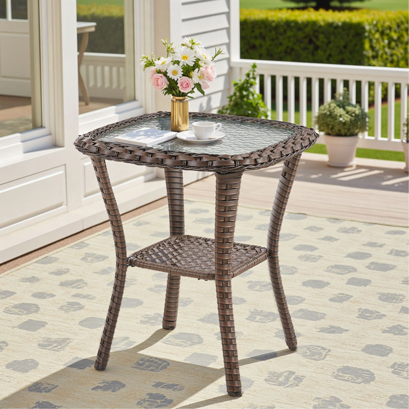 Table d'appoint carrée en rotin 23 x 20 x 20 po pour l'extérieur