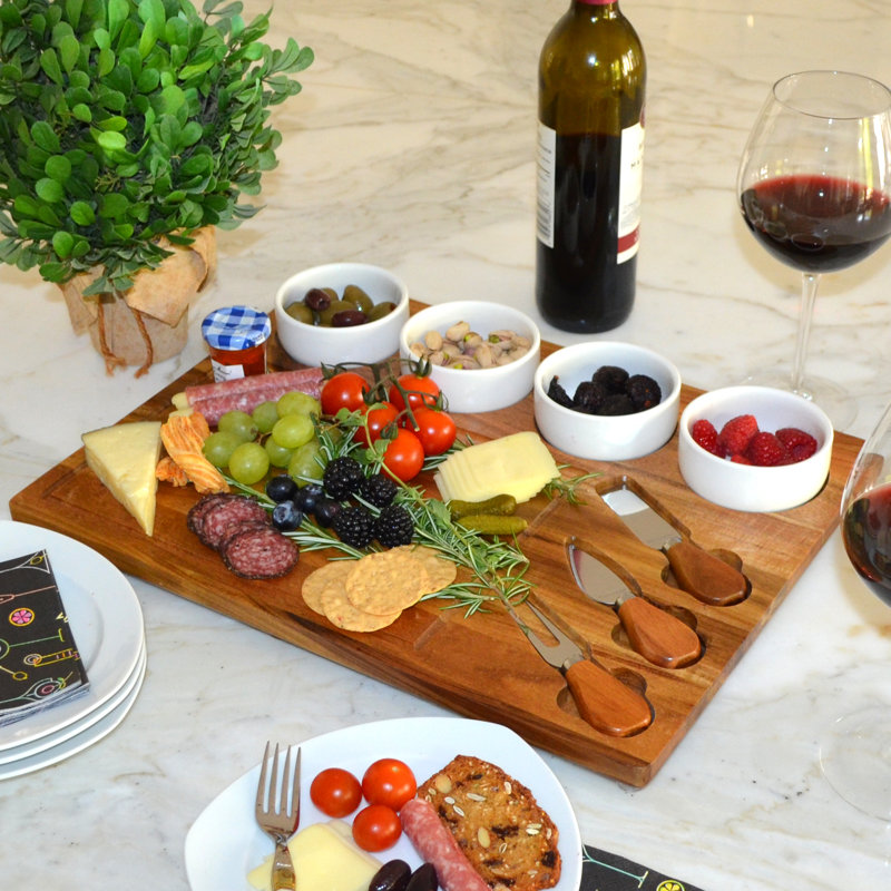 Millwood Pines - Grande planche de charcuterie en acacia de qualité supérieure avec bols en céramique et outils à fromage - 17 po x 13 po