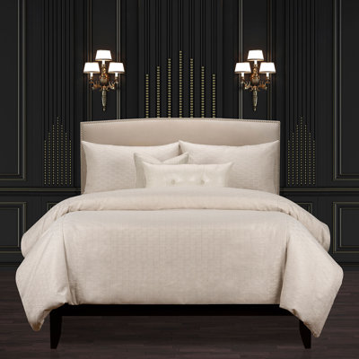 Star Attraction Cotton Blend Duvet Cover & Insert Set