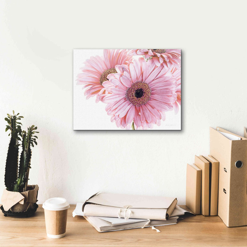 «Pastel Gerbera Daisies» par Elise Catterall, estampe numérique sur toile, H 12 po x l 16 po x P 0,75 po