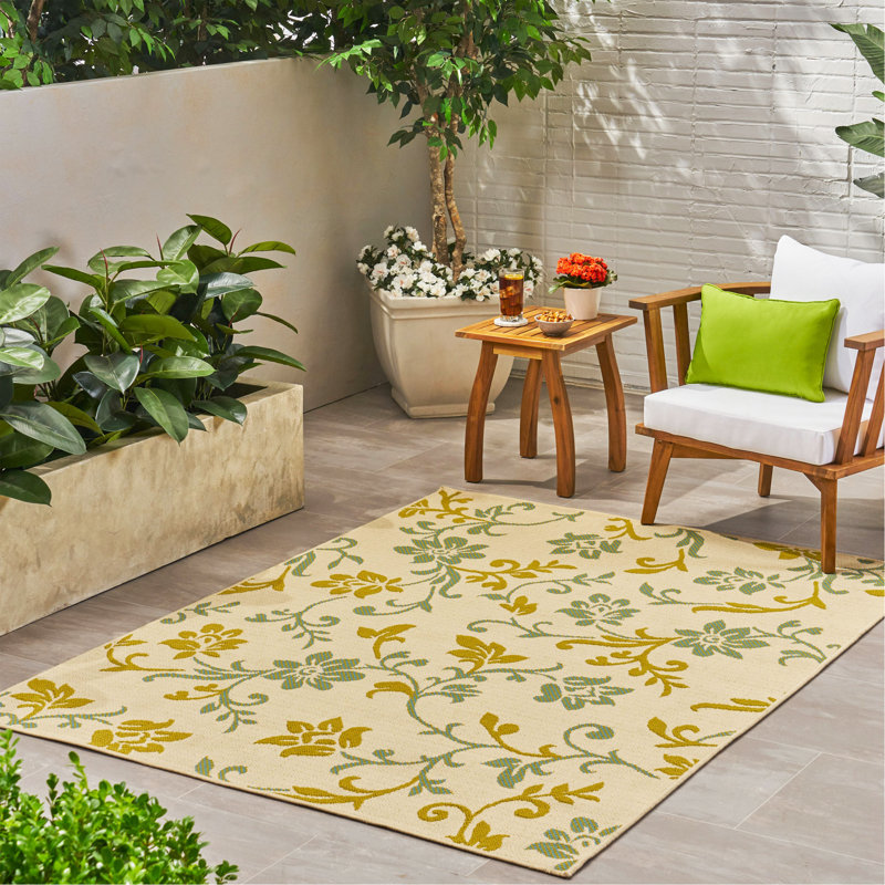 5'3" X 7' RUG