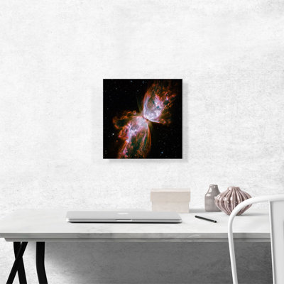 «Hubble Telescope Butterfly Nebula» NCL 6302 - reproduction de photo sur toile tendue