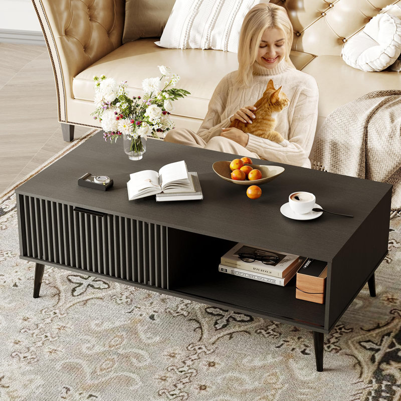 Table basse avec rangement, table basse rectangulaire en bois avec porte coulissante et pieds en bois massif