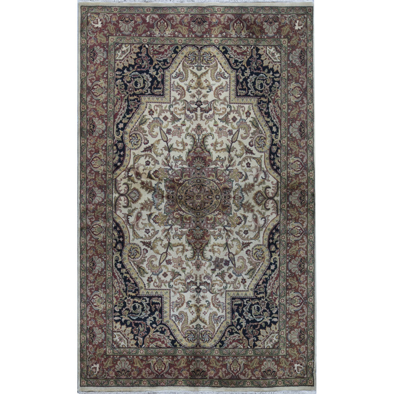 Hand Knotted Wool Oriental Area Rug