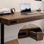 Bureau rectangulaire en bois massif foncé avec 2 tiroirs-130139250