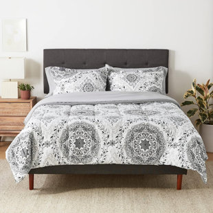 Polyester Standard Geometric Shapes Comforter