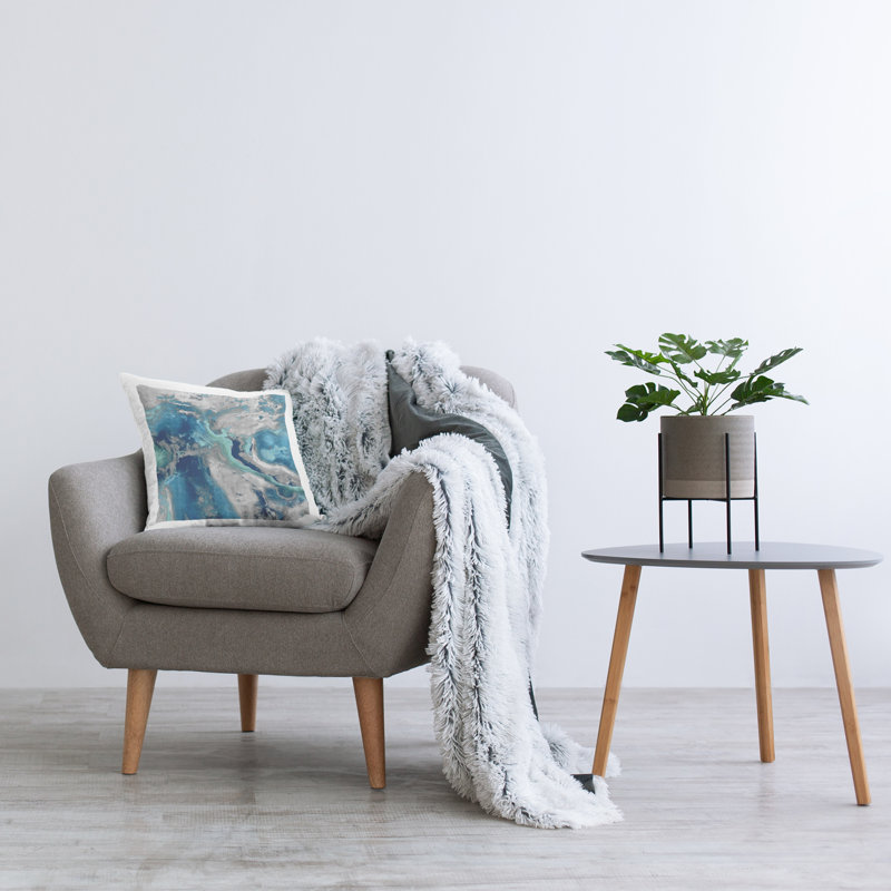 Housse et coussin décoratif en polyester / mélange de polyester par Danielle Carson