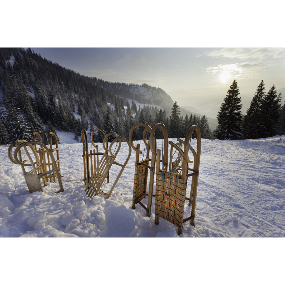 Sladges In A Beautiful Winter Scenery von Lorenzo104 - Kunstdrucke ohne Rahmen auf Leinwand