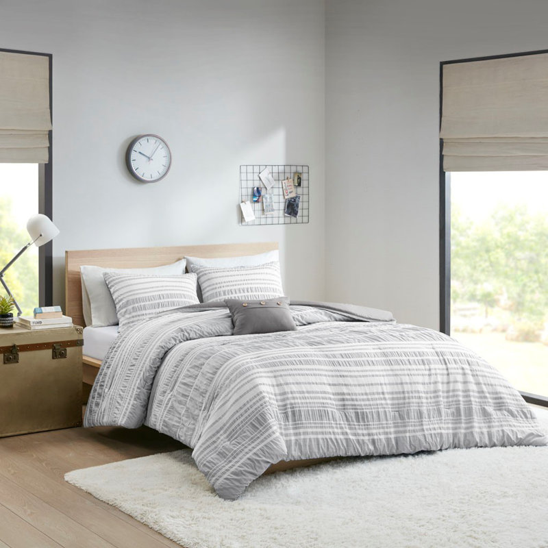Ensemble de housse de couette à rayures grises Endellion de Gracie Mills, Édredon pour lit double / grand lit + 3 pièces s