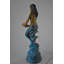Statue en bronze de la collection de sirènes tenant deux poissons Nifao - taille: 14 po x 14 po x H 43 po.