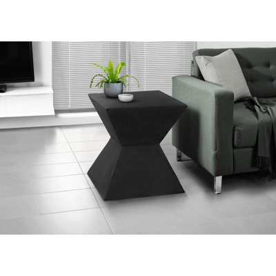 Table d'appoint contemporaine pour une utilisation intérieure ou extérieure, comme table d'appoint, de bout ou de chevet dans les chambres et les salons modernes.