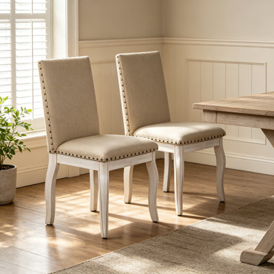 Chaises de salle à manger Claremont en bois massif, rembourrées et ornées de clous décoratifs, ensemble de 2