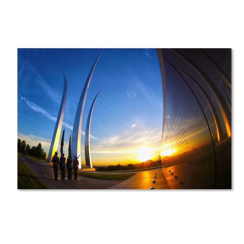 "Air Force Memorial 15" par CATeyes - reproduction de photo sur toile tendue, H 22 po x l 32 po x P 2 po