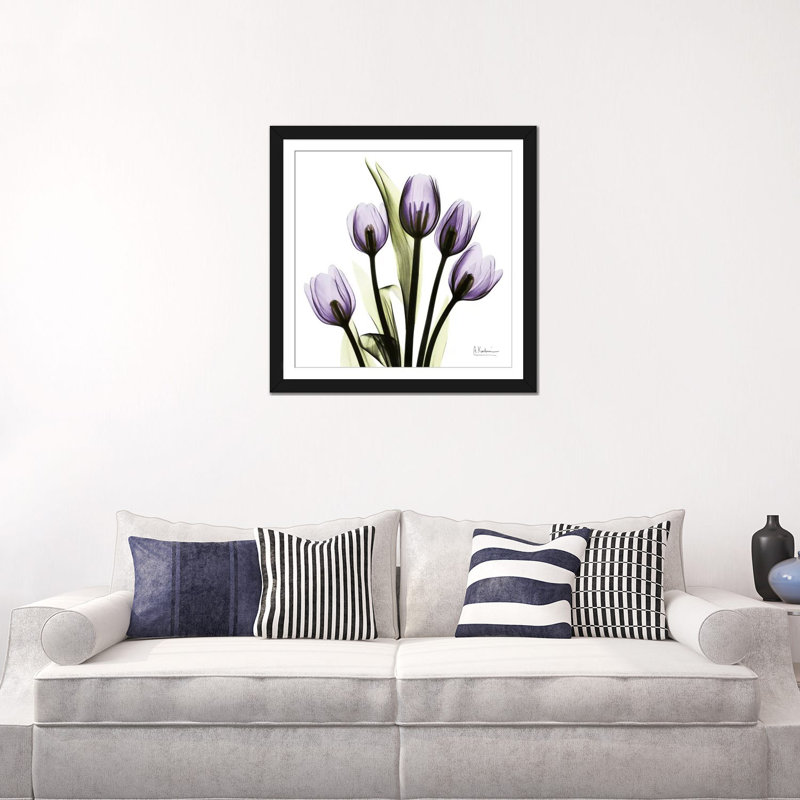 «Tulips Imagine», impression sur toile, H 24 po x l 24 po x P 1 po, Papier d'art encadré noir, Blanc