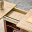 Une table de salle à manger extensible avec espace de rangement, une table de salle à manger extensible de 59 à 71 pouces. Table à tirer rectangulaire en bois avec structure en MDF robuste pouvant accueillir 4 à 8 personnes.-2053279533