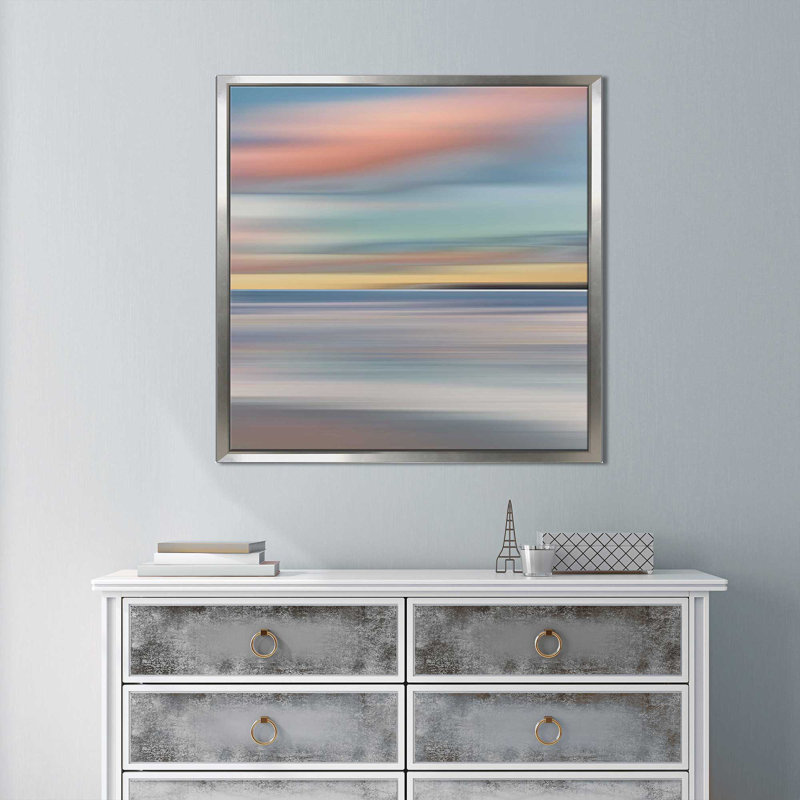 «Honey Twilight», reproduction, H 21,5 po x l 33,5 po x P 2 po, Cadre flottant argent