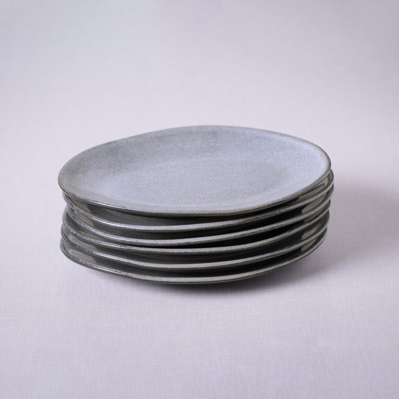 Assiette à dessert ovale en céramique 8,86 po Dust - allant au micro-ondes, au four et au lave-vaisselle, par Porto Brasil