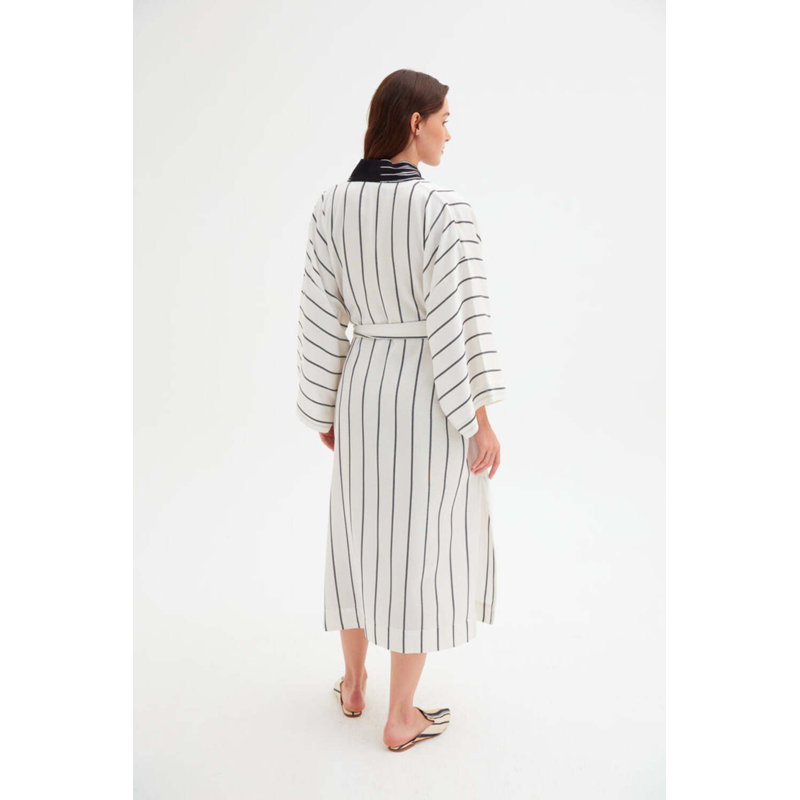 Classic Kutnia Black White Kimono