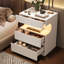Table de chevet blanche avec lumière DEL contrôlée par l'application, table de chevet moderne avec station de charge, table de bout à 3 tiroirs avec ports et prises USB, tablette ouverte en U, table de chevet blanche pour la chambre à coucher