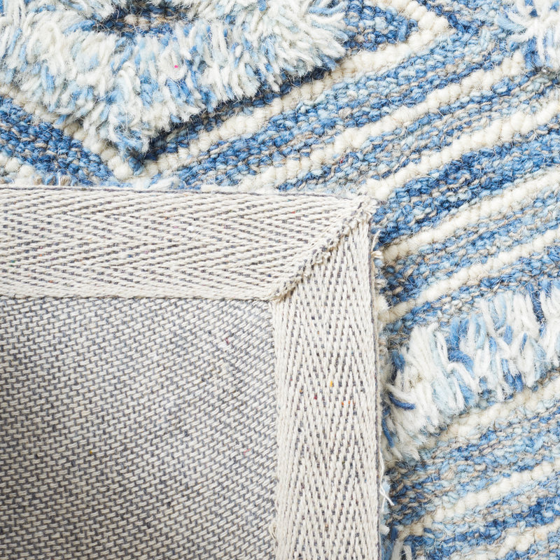 Inelda Hand Tufted Wool/Cotton Geometric Rug in Ivory/Blue, Rectangle 4' x 6'
