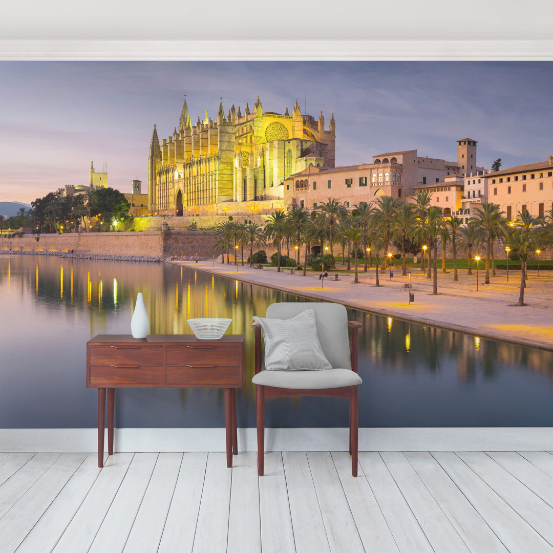 Strukturierte Tapete Catedral de Mallorca Reflecting in the Water