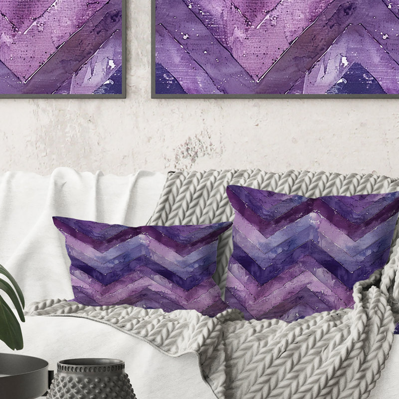 Coussin mauve Mid-Century Chevron Bliss II, H 16 po x l 16 po