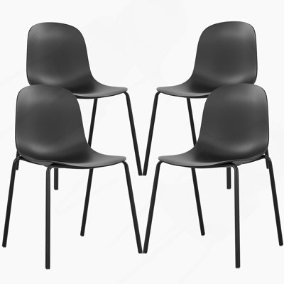 Ensemble de 4 chaises de salle à manger empilables en plastique élégantes et fonctionnelles avec pieds en métal pour une utilisation intérieure et extérieure polyvalente