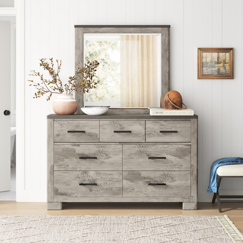 Giahnna 61'' W 7 - Drawer Dresser