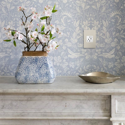 Adorne® 20 -Amp Tamper Resistant Duplex Outlet