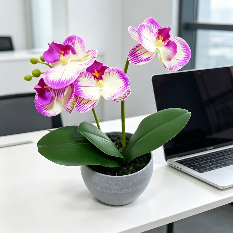 Fleurs artificielles mauves en pot gris, fausse orchidée en pot avec des pétales texturés réalistes pour la maison