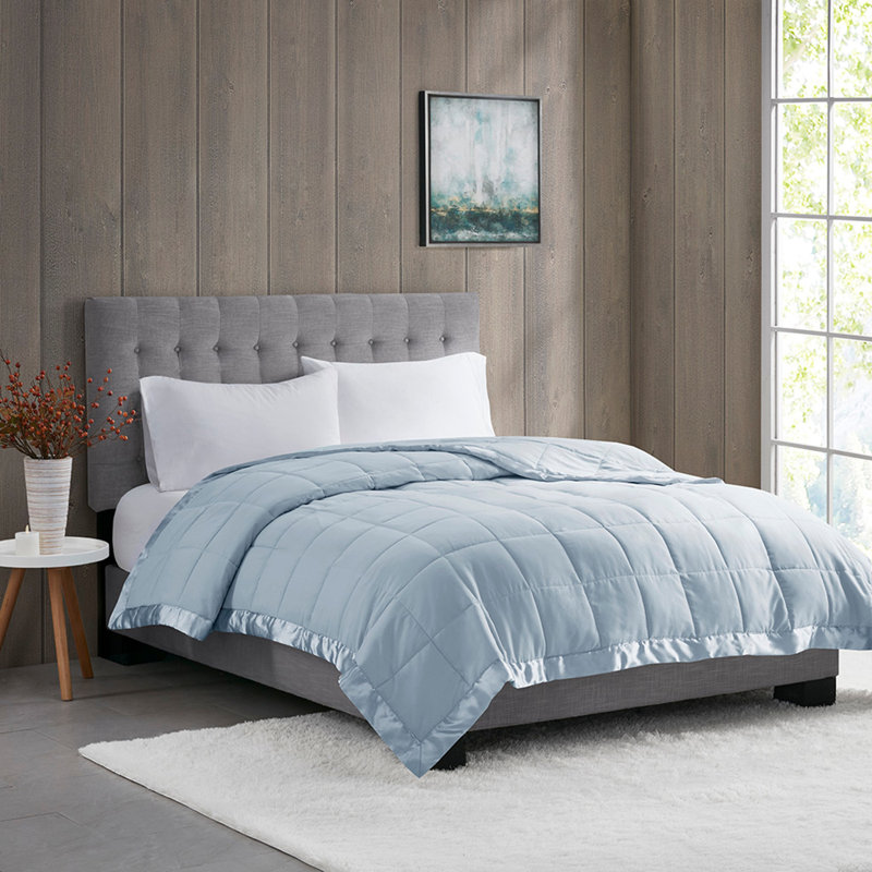 Couverture légère en duvet synthétique avec bordure en satin, Bleu, Très grand lit