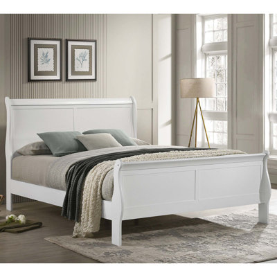 Transitional Sleigh Panel Bed with Curved Supports and Airy Design